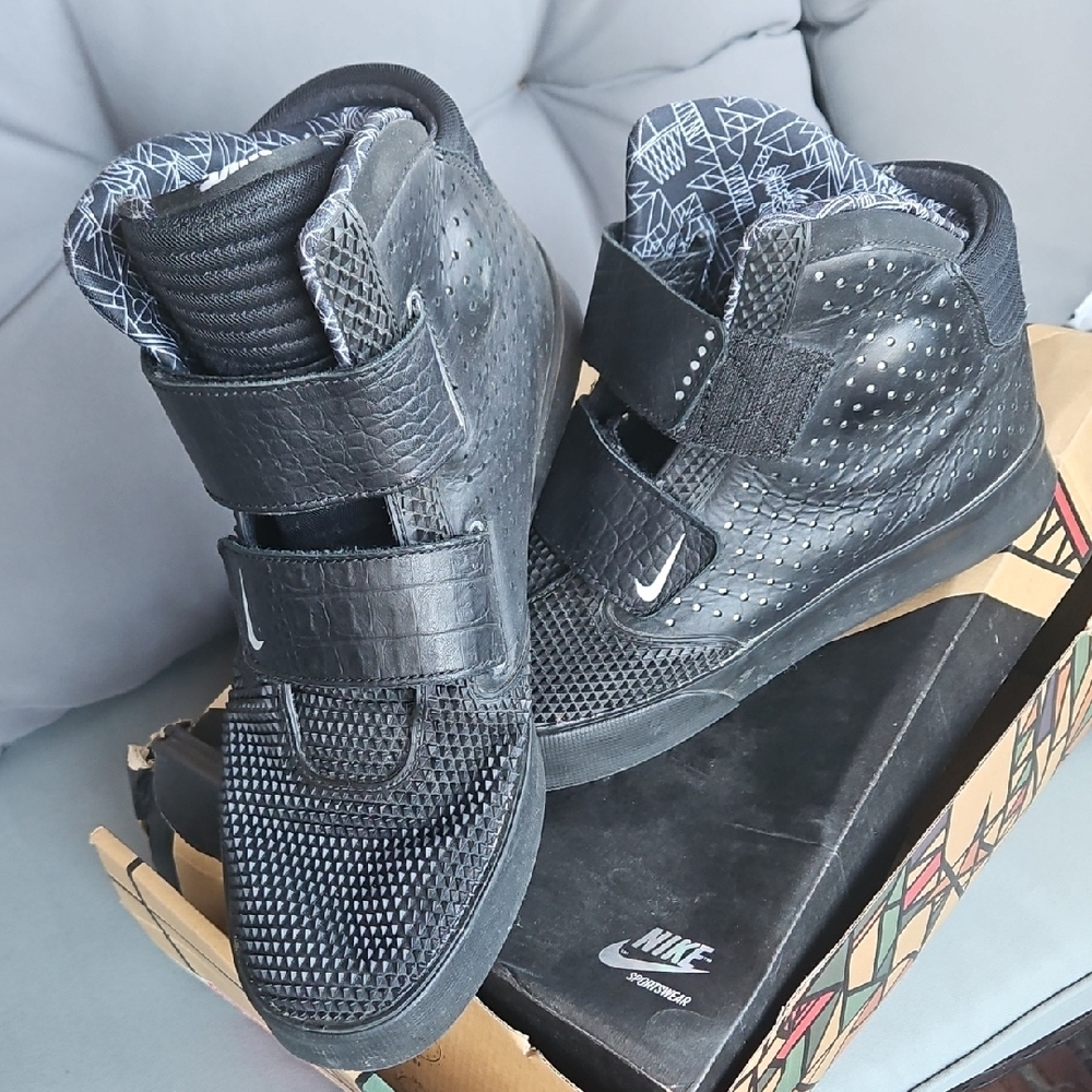 Nike FLYSTEPPER 2K3 PRM QS Black High-Top Velcro Sneakers 9.5